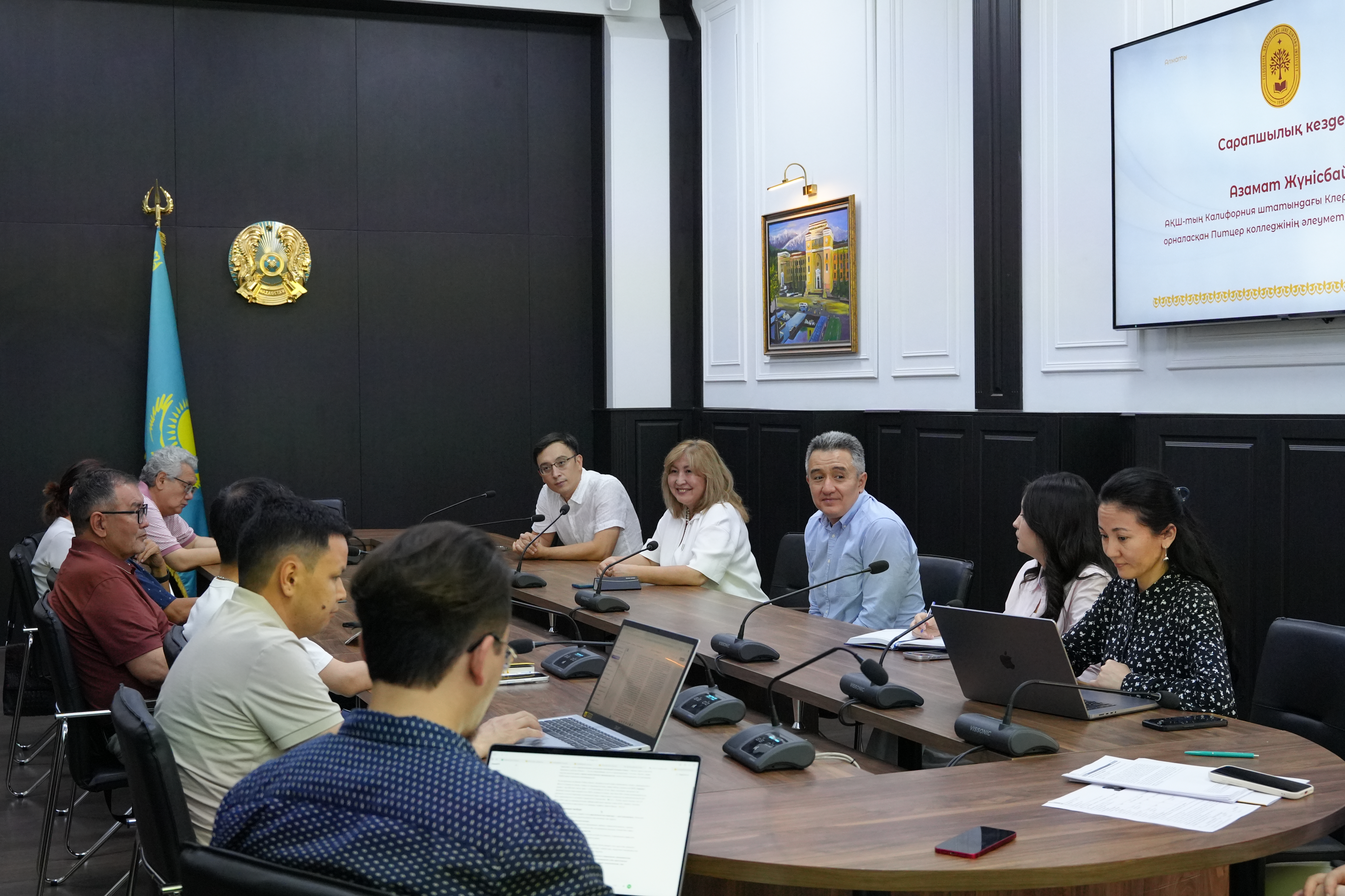 Әлеуметтанушы Азамат Жүнісбаймен кездесу өтті