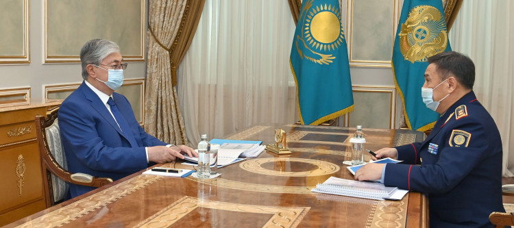 Касым-Жомарт Токаев принял министра внутренних дел Марата Ахметжанова
