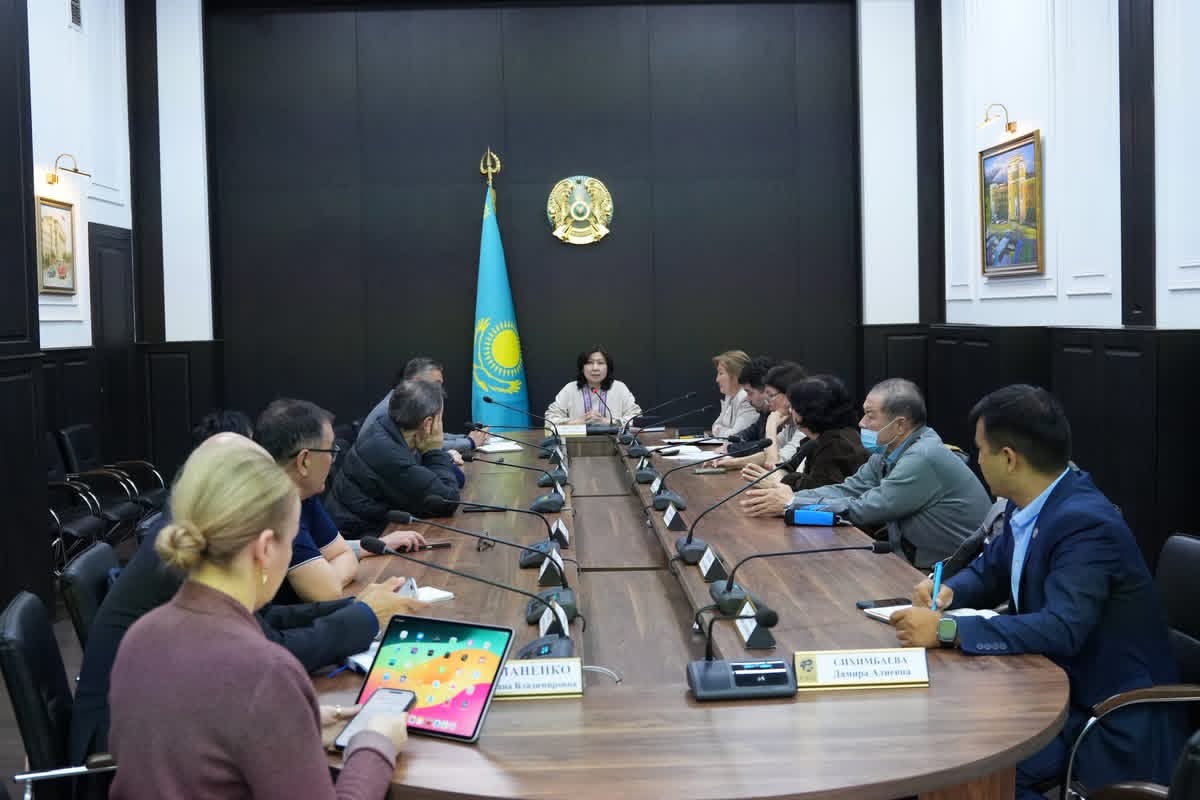 ФСДИ ҒЫЛЫМИ КЕҢЕСІНІҢ ОТЫРЫСЫ