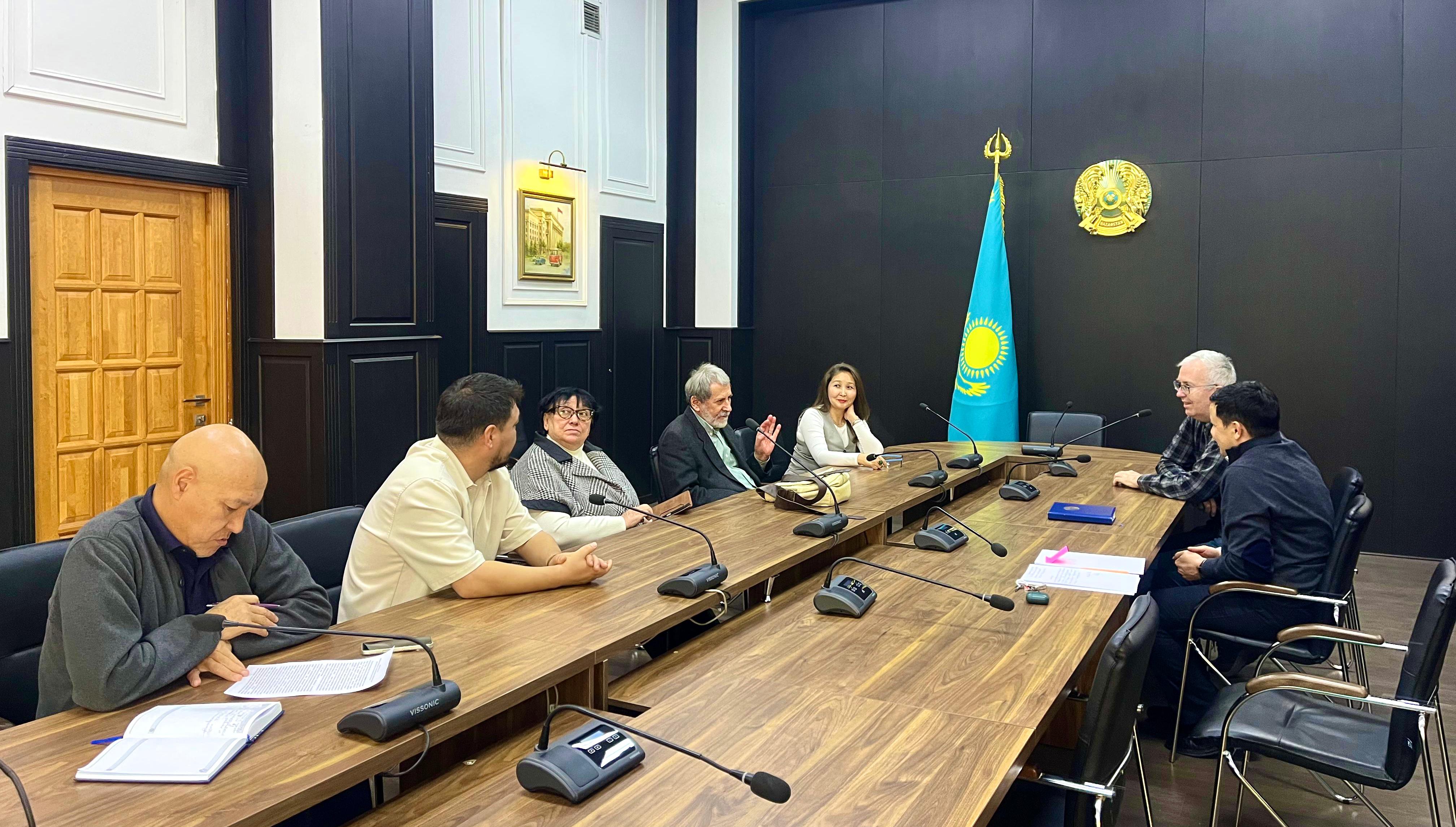 Meeting with an American Scholar