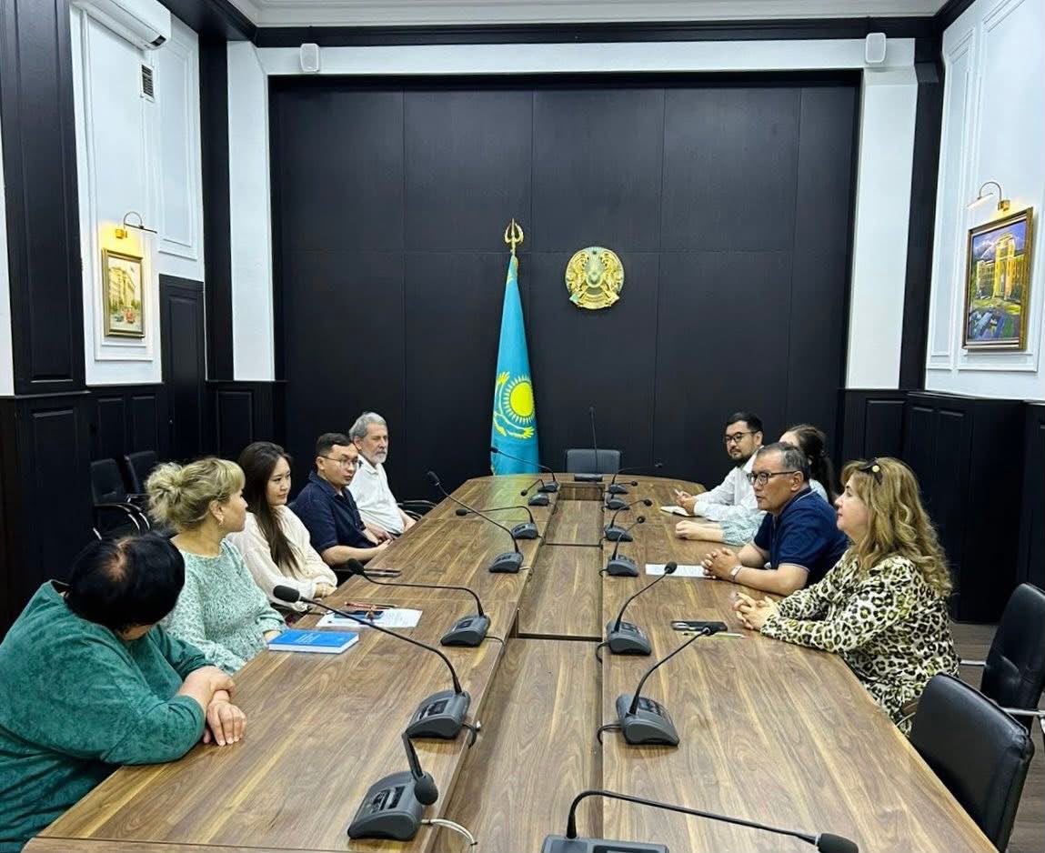 ЕҰУ магистранттары ФСДИ-де ғылыми тағылымдамадан өтуде