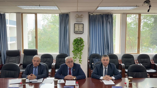 Visit of the delegation of the National Academy of Sciences of the Republic of Kazakhstan and the Institute of Philosophy, Political Science and Religious Studies to the Shenzhen University of China
