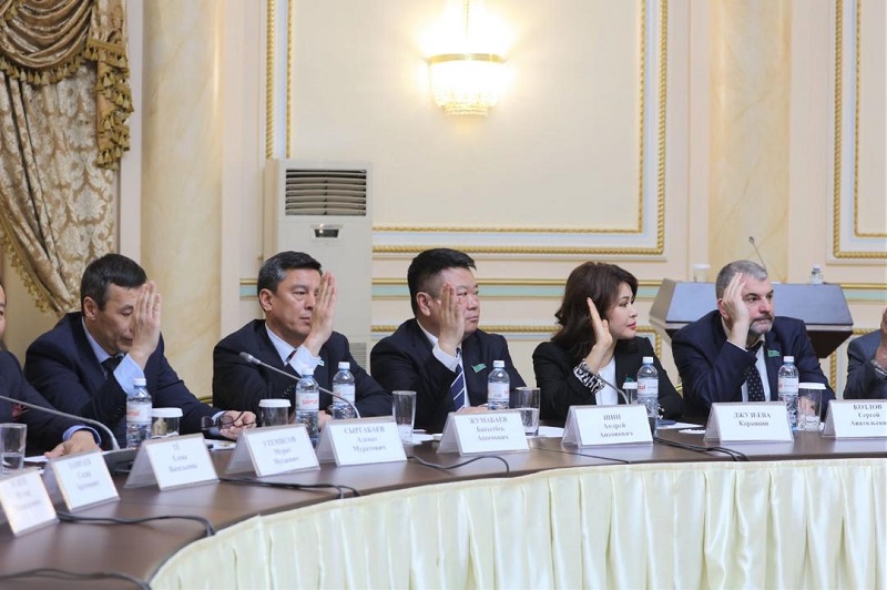 В Алматы состоялась первая сессия городского Маслихата VIII созыва