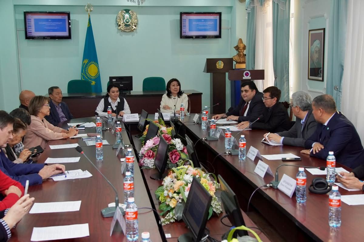 «Қазақстан Республикасының Тәуелсіздігі: құндылықтар мен рәміздер» дөңгелек үстел жұмысы