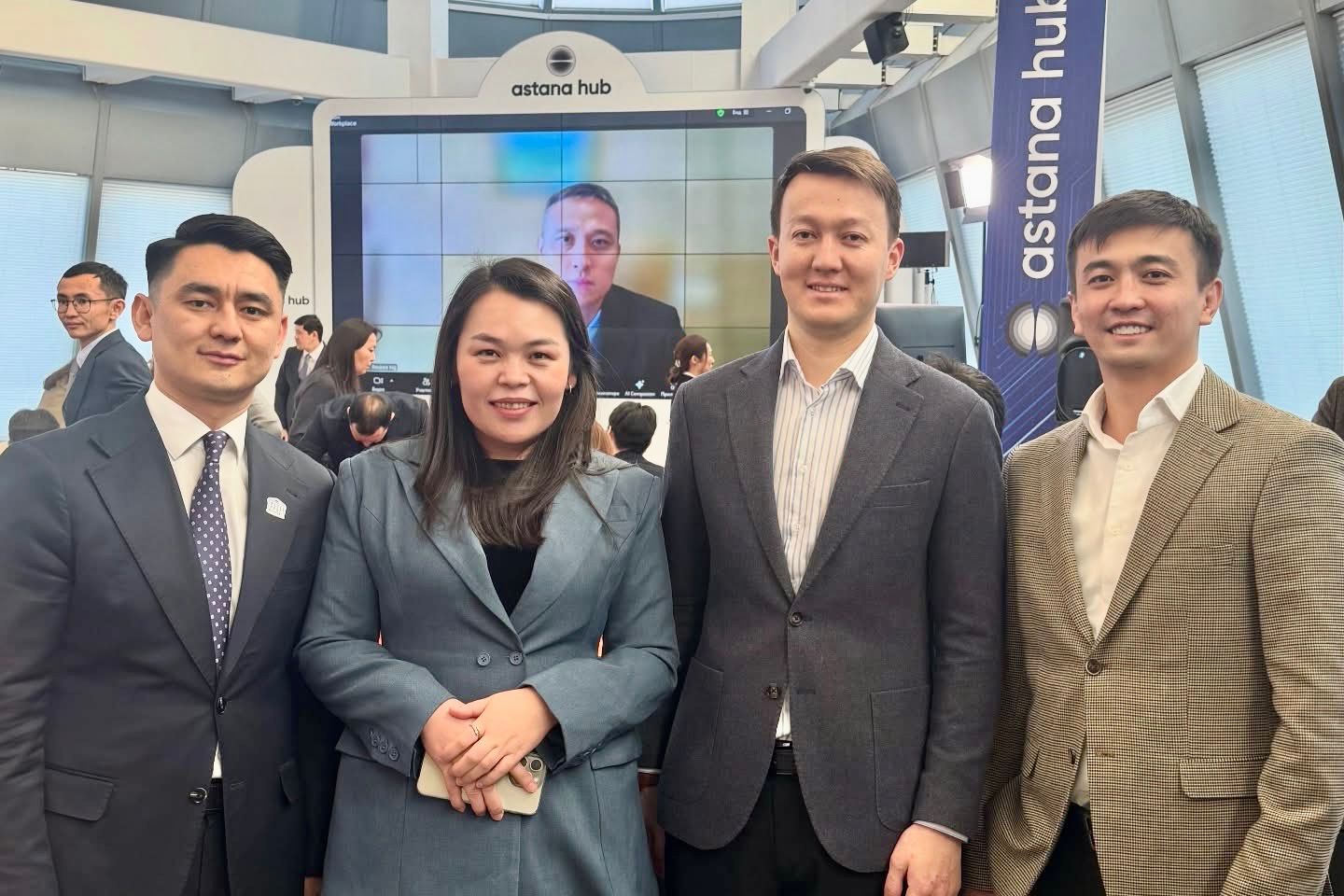 ФСДИ жас ғалымы - Талдау мектебінің қатысушылары қатарында